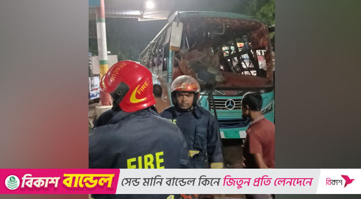 বেগমগঞ্জে বাসে গ্যাস নেওয়ার সময় বিস্ফোরণ, আহত ৪