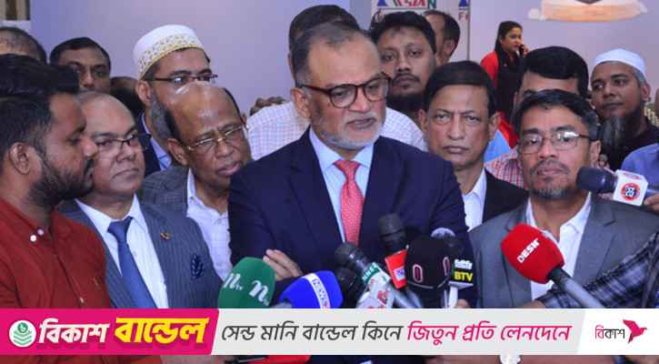 সরকার ভোজ্যতেলের দাম বাড়ায়নি: বাণিজ্য উপদেষ্টা