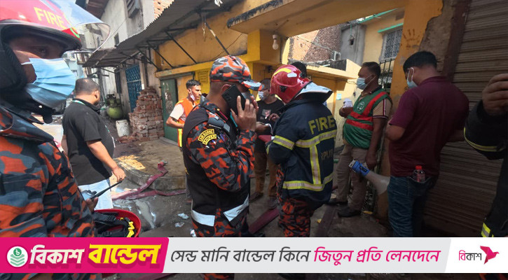 এখনো নিয়ন্ত্রণে আসেনি মিরপুরের আগুন