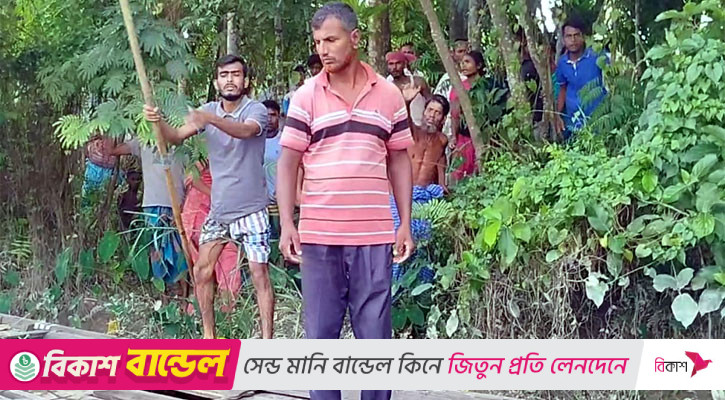 মা-ইলিশ রক্ষা অভিযানে এসিল্যান্ড-মৎস্য কর্মকর্তার ওপর হামলার চেষ্টা