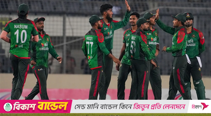 ৭ উইকেট হারিয়ে চাপে ওয়েস্ট ইন্ডিজ