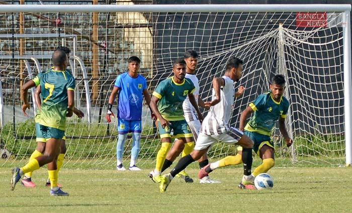 চট্টগ্রাম প্রিমিয়ার ডিভিশন ফুটবল লীগ। ছবি: সোহেল সরওয়ার